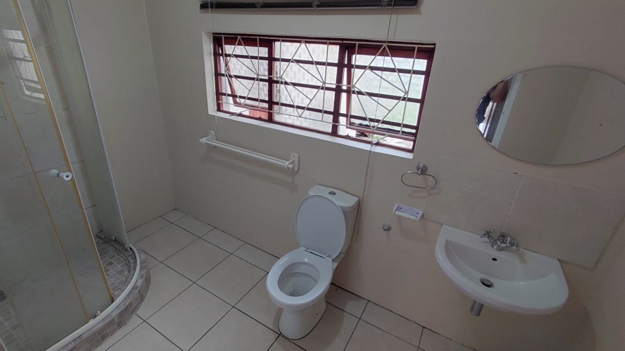 To Let 1 Bedroom Property for Rent in Berea Eastern Cape